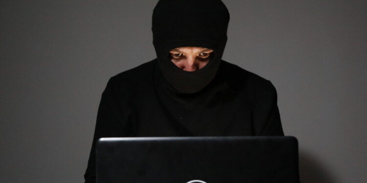 «Бірде-бір адам шағымданбады»: Қазақстандықтардың жеке дерегін қорғаумен 4 адам айналысады