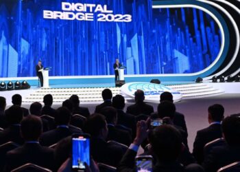 Тоқаев цифрлық сауаттылық пен информатиканы оқыту сапасын арттыруды тапсырды