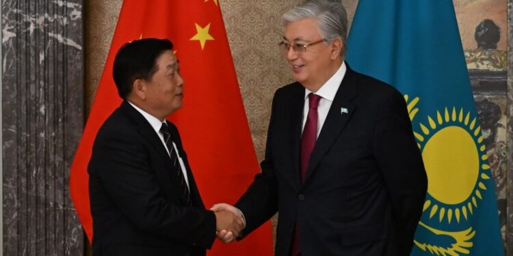 Қытайдың ең ірі логистикалық операторларының бірі Орталық Азиядағы бас кеңсесін Қазақстаннан ашпақ