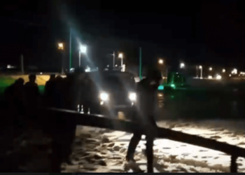 Ақтөбе облысында шетелдіктер мінген автобус аударылып қалды