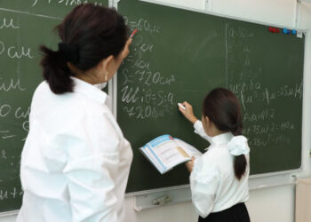 Астанада қазақ мектебіне баратын балалар саны көбейіп жатыр – әкім