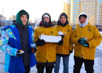 10 игі іс: еріктілер Астана тұрғындарына аязды күндері қалай көмектесіп жүр