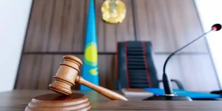 Павлодарлық экс-прокурор алаяқтық жасағаны үшін сотталды