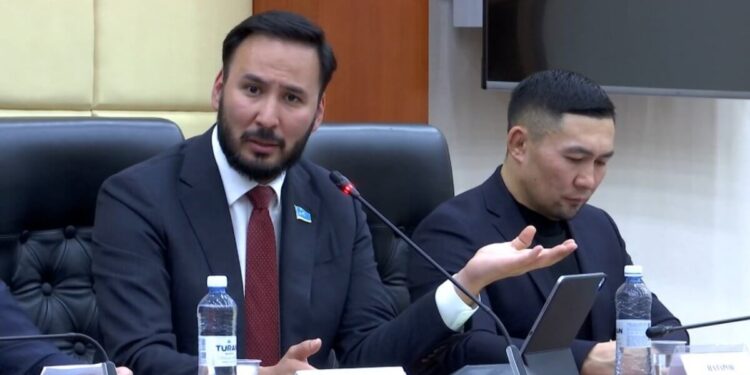 «Қытай кәсіпкерлеріне сатуға болмайды». Мәжілісте Шеңгелдідегі су тарту станциясының мәселесі сөз болды