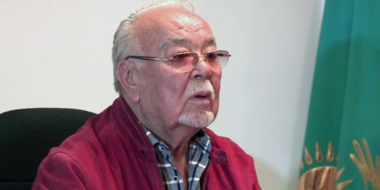 Асанәлі Әшімов ордендерін архивке тапсыратын болды