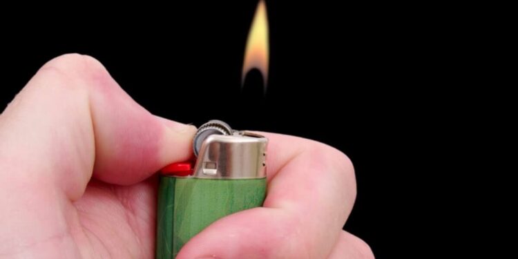 Атырау облысында ер адам өзін-өзі өртеп жіберді (ВИДЕО)