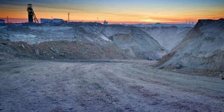 Майқайың кенішіндегі апат: автобустағы 2 адам тірі болуы мүмкін