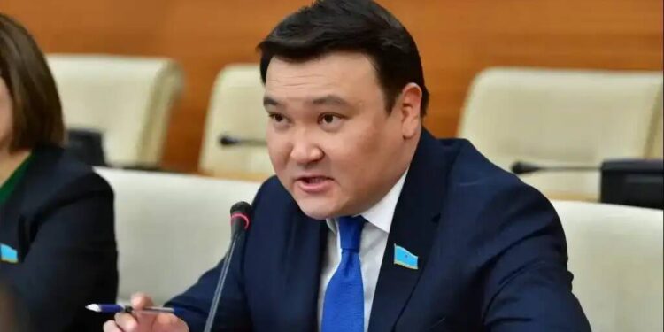 «Үшқоңыр» үстіртіндегі жүздеген гектар жерге меншік құқығы заңсыз берілген – Мақсат Толықбай