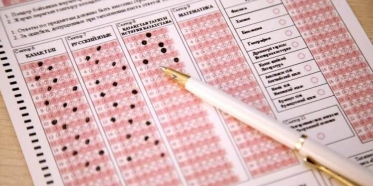 «77,4 пайыз қазақ тілінде»: 96 мың талапкер ҰБТ тапсырды