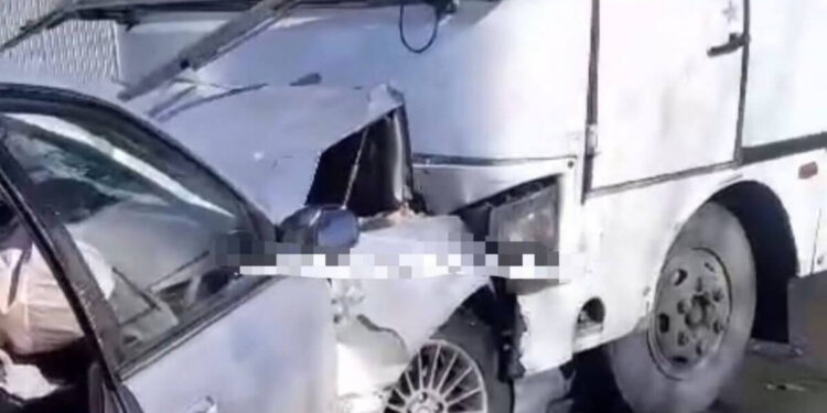 Талдықорғанда мас жүргізуші жолаушылары бар автобуспен соқтығысты