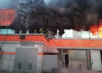 Семей базарындағы өрт: Үкімет зардап шекккен кәсіпкерлердің шығынын өтеп бере ме?