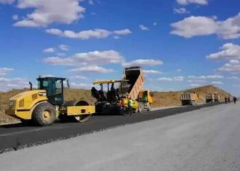 Тоқаев «Астана-Балқаш-Алматы» тас жолының құрылысын сынға алды