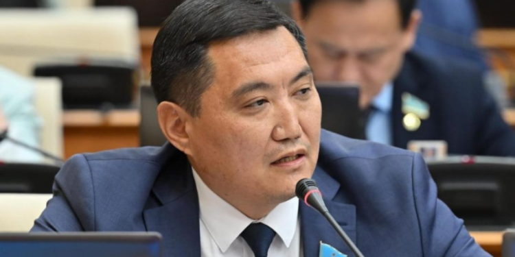 «Әрбір ауданның, әрбір облыстың өзінің жемқор жүйесі бар» – Бақытжан Базарбек