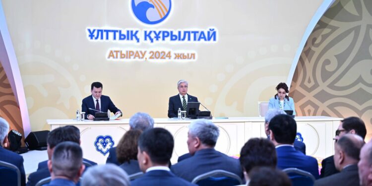 Құрылтайда қоғамдық құндылықтарды жаңғырту үшін маңызды қадамдар жасалады.