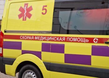 Сәтбаевта жедел жәрдем қызметкерлерін соққыға жыққан жігіт аз айыппұлмен құтылды