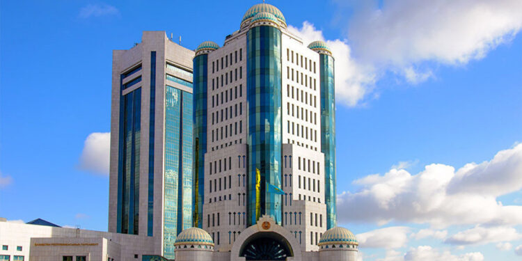 Сенат капиталды елден шығаруға бақылауды күшейтуге қатысты заңды мақұлдады