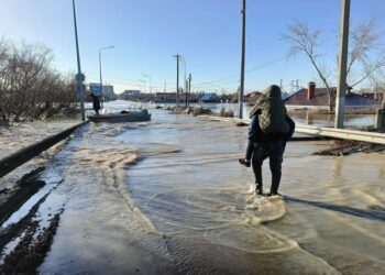 Су басқан аймақта соқырішекпен ауырған бала құтқарылды (ВИДЕО)