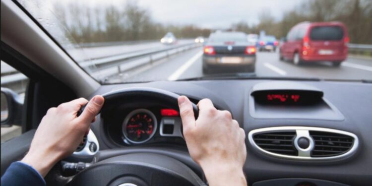 Астанада мас автоледи жазадан құтылу үшін жүктілігі туралы өтірік айтты