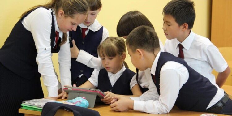 Мектепте қазақ тілінен жаңа емтихан басталды