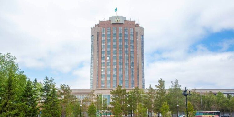 ІІМ түлектер мен ата-аналарға үндеу жасады