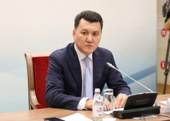 Ерлан Қарин Мұрат Әуезов туралы: парасат-пайымы жоғары, білімі терең, ойы озық, ұстанымы берік тұлға еді