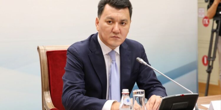 Ерлан Қарин Мұрат Әуезов туралы: парасат-пайымы жоғары, білімі терең, ойы озық, ұстанымы берік тұлға еді