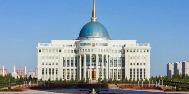 Президент шахматтан әлем чемпионы Қазыбек Нөгербекті құттықтады