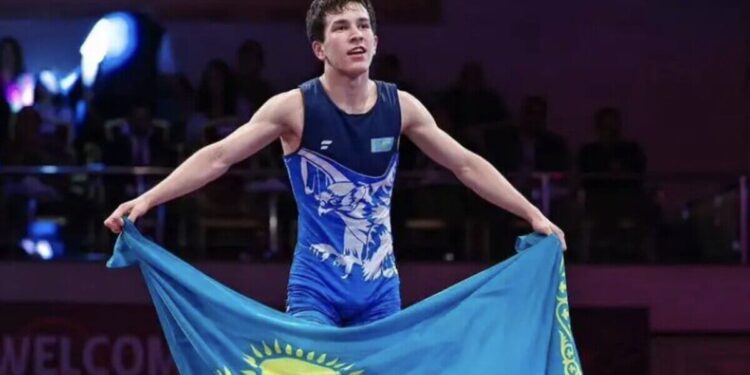 Шәміл Досбол грек-рим күресінен Азия чемпионы атанды