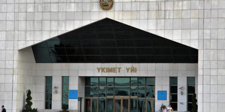 Жас мамандарды жұмысқа орналастыруға ерекше назар аудару керек – Премьер-Министр