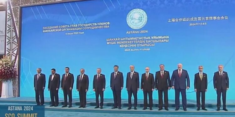 ШЫҰ саммиті: Ел басшыларын қарсы алу рәсімі аяқталды