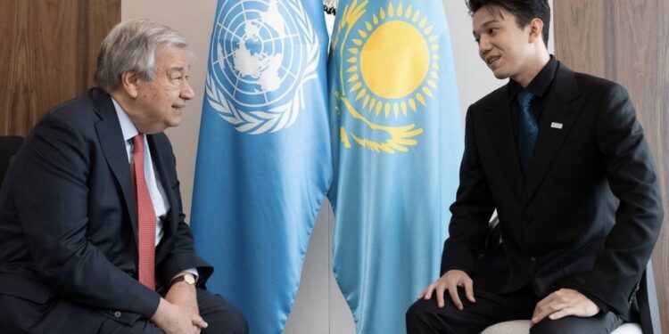 БҰҰ Бас хатшысы Димаш Құдайбергенмен кездесті