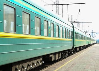 Отар-Алматы учаскесінде жолаушылар пойызы рельстен шығып кетті