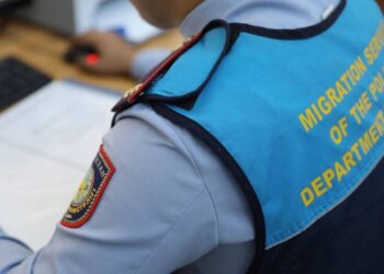 Ерлі-зайыптыларға қос азаматтығы үшін 738 мың теңге айыппұл салынды