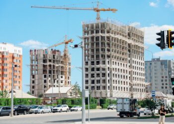 Тұрғын үй кезегінде 650 мың қазақстандық тұр