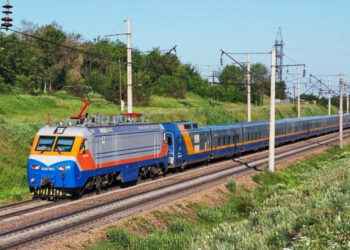 Әлеуметтік маңыздағы 20-дан астам жолаушылар пойызын тексерді.