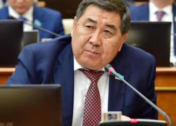 Депутат Ермұрат Бапи ауырып қалды: «Улану мен уландыруға қатысты күдік бар»