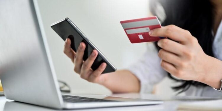 Полиция астаналықтарға алаяқтар туралы ескертті