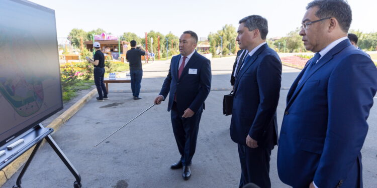 Олжас Бектенов Семей қаласы Бас жоспарының жаңа жобасымен танысты