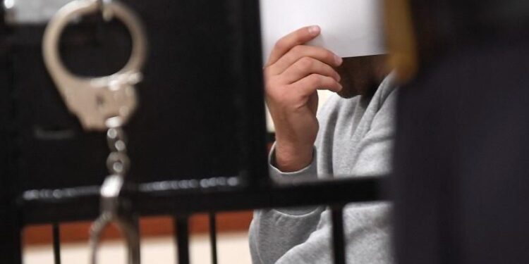 Жанар-жағармай шашып, өртеп жіберген