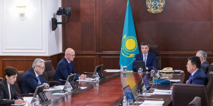 Олжас Бектенов диқандарды қолдау туралы: Алғаш рет жеңілдетілген несиелеу көлемі 580 млрд теңгеге жеткізілді