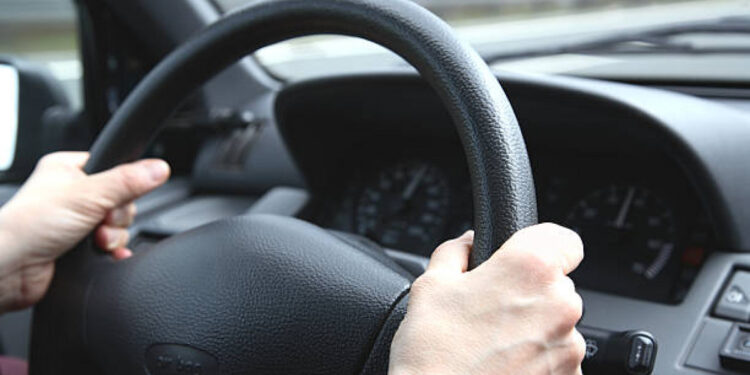 Жүргізуші куәлігі мен мемлекеттік нөмірлердің бағасы өзгерді