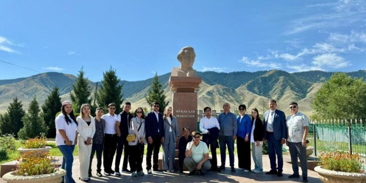 Қазақстанда жас ақын-жазушыларға арналған әдеби тур басталды