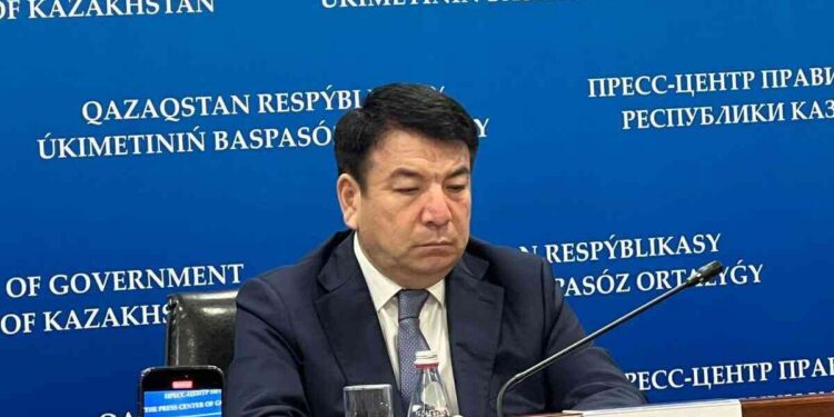 “Тек мұғалімдерді кінәлау дұрыс емес” – Бейсенбаев