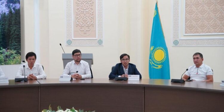 Жетісу облысында “Alqa” жастар әдеби клубының көшпелі отырысы өтті