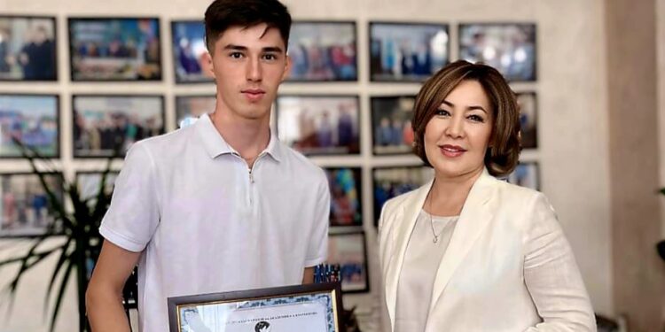 Кітапқұмар жасқа тегін оқу бақыты бұйырды