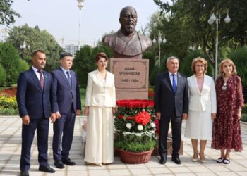 Душанбеде қазақтың ұлы ақыны және ойшылы Абайдың бюсті ашылды