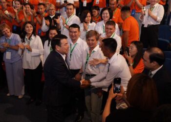 Ғани Бейсембаев ауылдық мектептердің жас ұстаздарымен кездесті