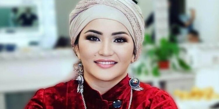 «Еркек атаулыны жерге тығудың қажеті жоқ»: Айгүл Елшібаева әйелдерге кеңес берді