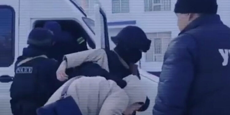 Оқушылар мен студенттерді бопсалаған 19 топ анықталды (ВИДЕО)