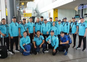 Пара спортшылар Парижге аттанды